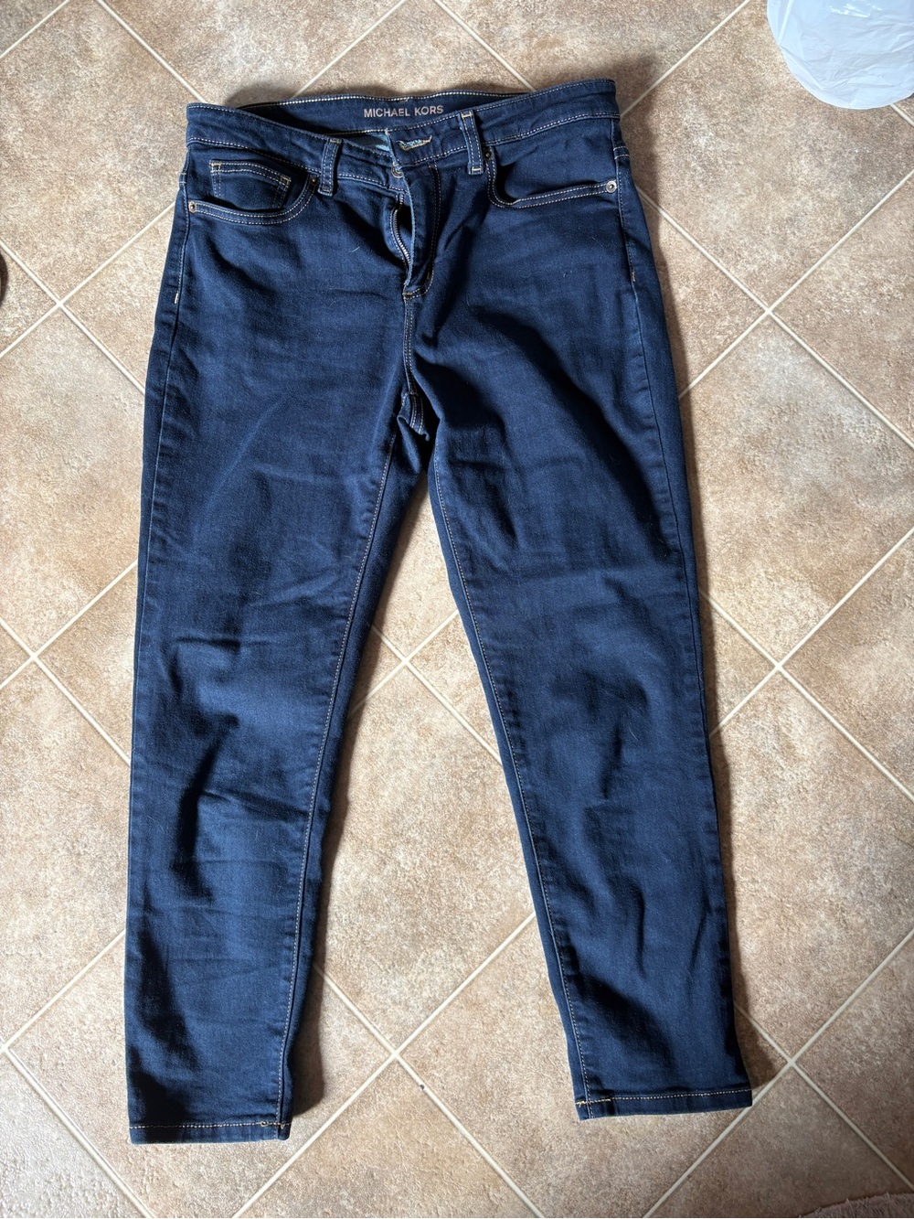 🚨Michael Kors dark wash Slim Fit Women's 3/4 length Jeans
